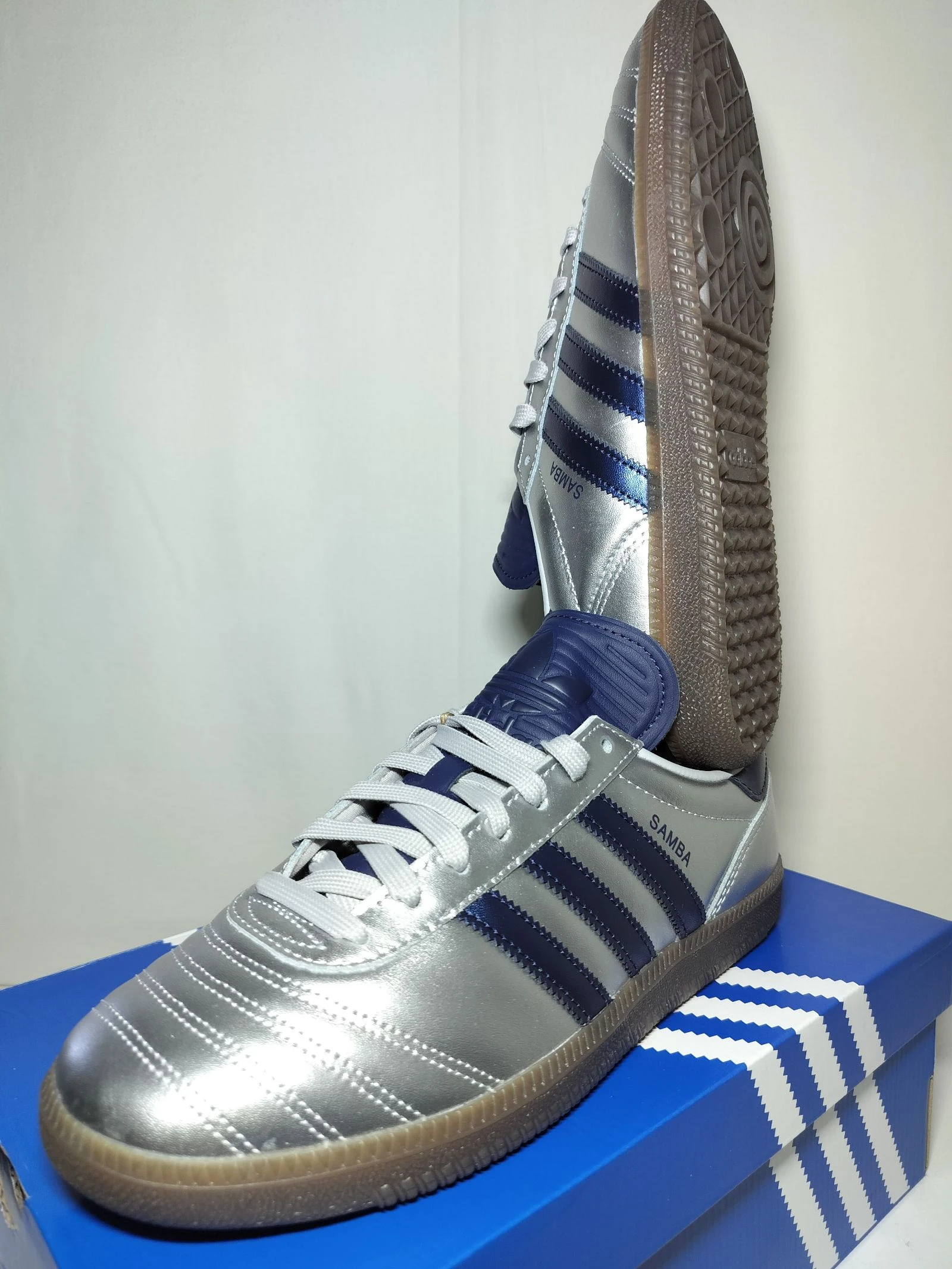 Adidas Samba New 42 Sneakers Original Unisexe Femmes Hommes Tendance Tenue Vintage Premium Rétro Y2K – photo 18